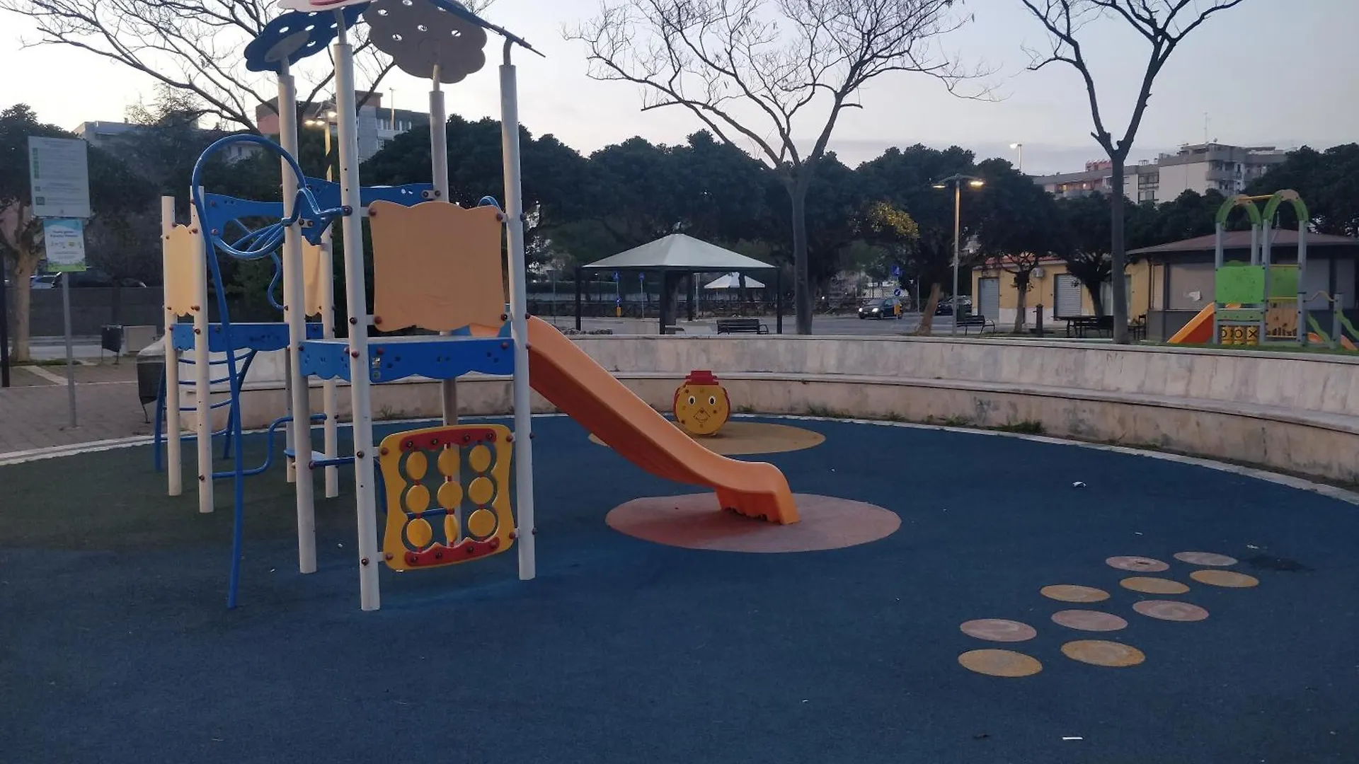 Skeggi Space バーリ イタリア